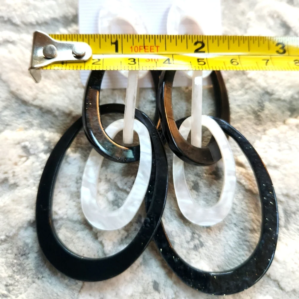 Black and White Link with Marbeling Statement Earrings - Picture 5 of 10